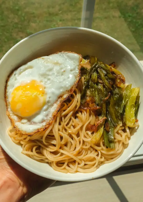 Super Easy and Flavourful Scallion Oil Noodles