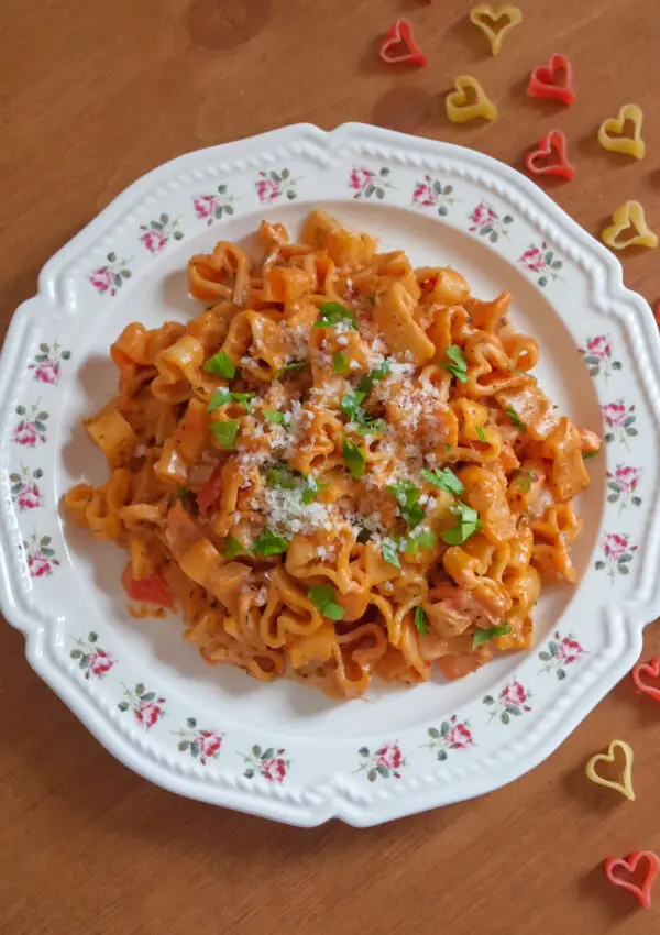 The Easiest Garlicky Rose Pasta